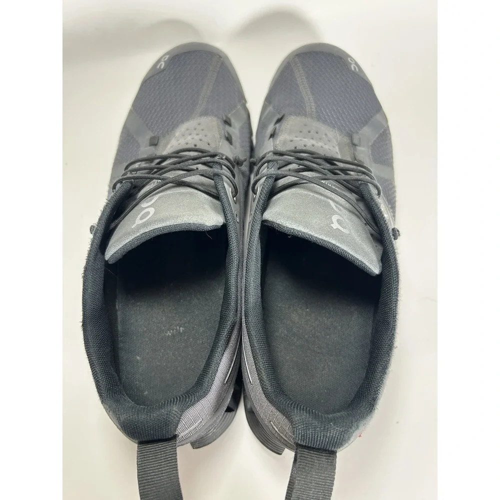 On Cloud 5 Waterproof Running Shoes Mens 9.5 Grey Black Swiss